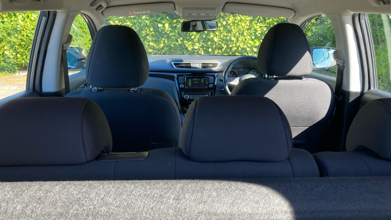 Nissan Qashqai 1.3 DiG-T Acenta Premium 5dr Petrol Hatchback